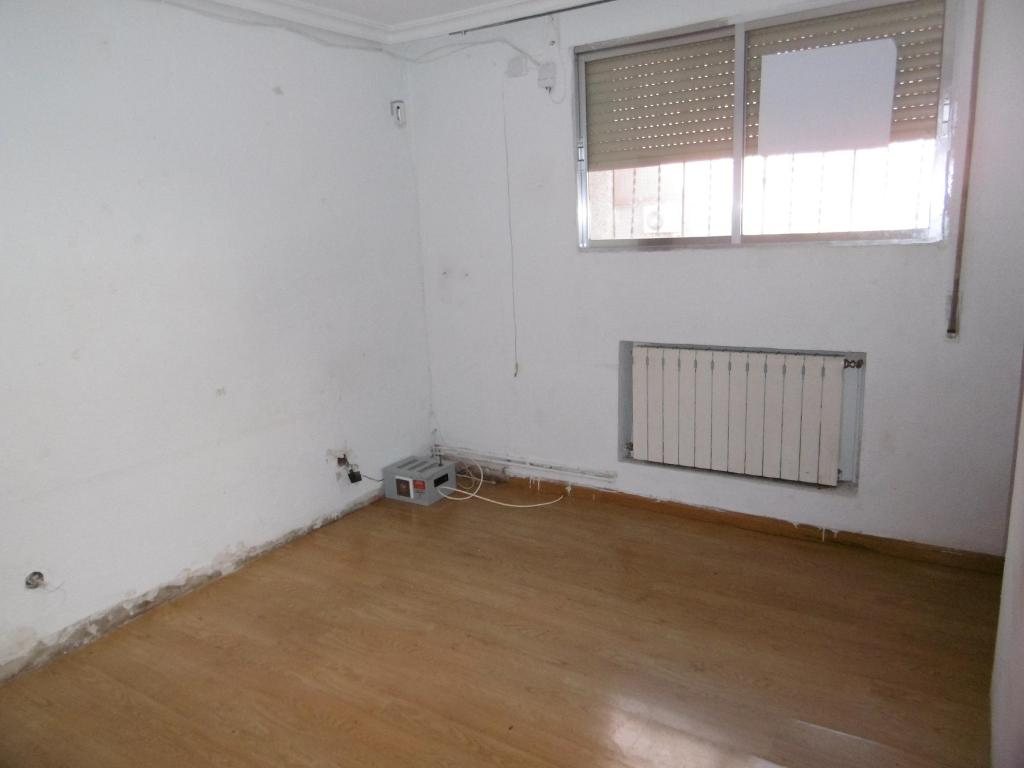 Habitación de la vivienda de Alcalá antes de la reforma